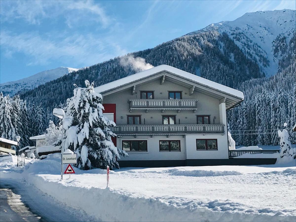 Hotel Garni Burger Санкт-Якоб-ин-Деферегген Экстерьер фото