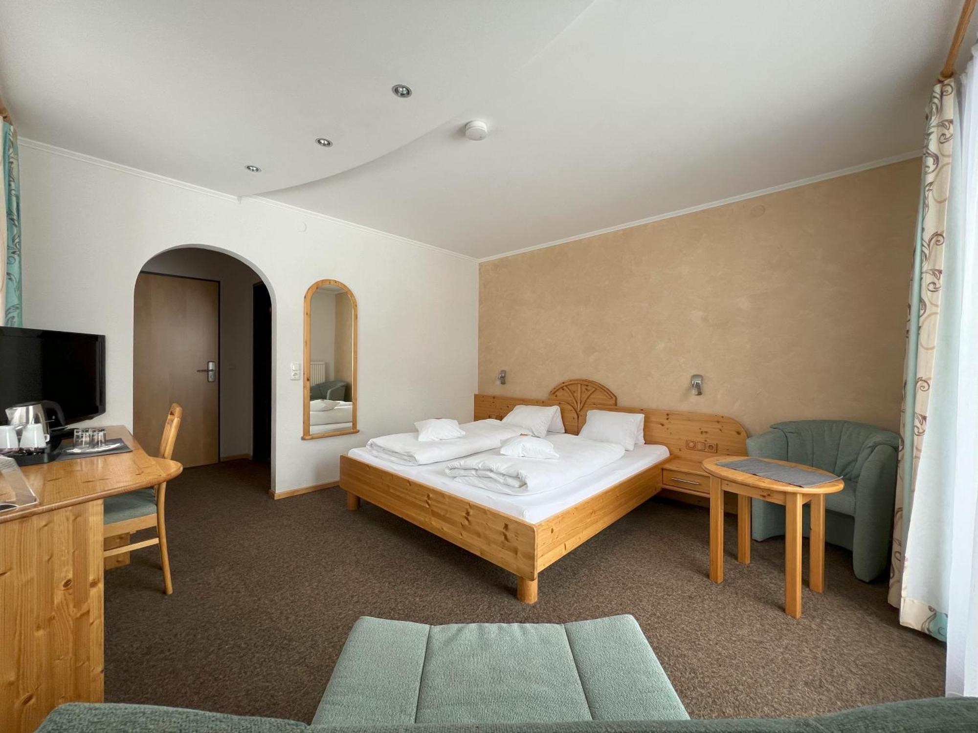 Hotel Garni Burger Санкт-Якоб-ин-Деферегген Экстерьер фото
